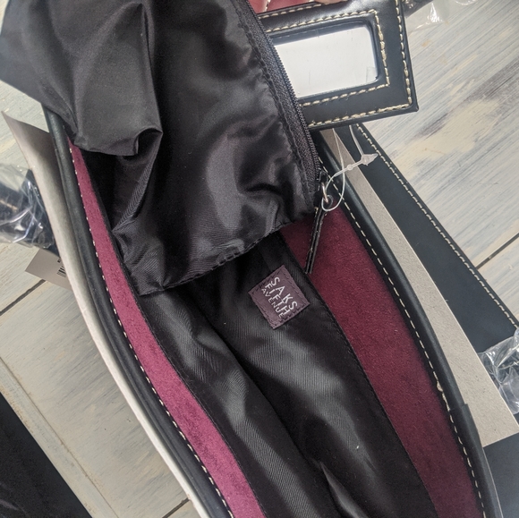 Saks Fifth Avenue burgundy tote bag - Picture 4 of 4